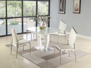 Giuliana Table 05