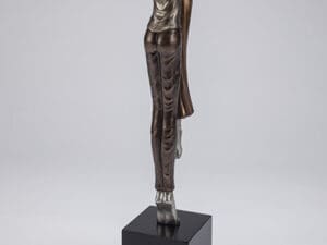 Artmax The Kiss Sculpture1