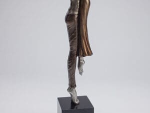 Artmax The Kiss Sculpture2