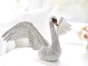 Jay Strongwater Gwendolyn Swan Figurine3 scaled
