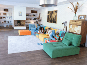 FamaLiving Arianne Plus Sofa1