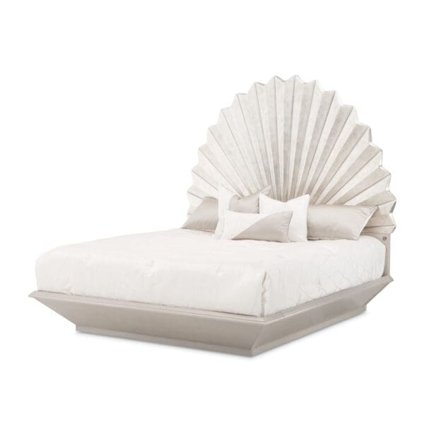 Michael Amini Fantosini Fan Bed