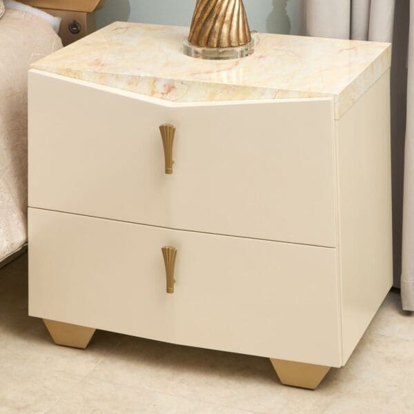 The Michael Amini Fantosini Fan Bed Gold is more than just a bed—it’s an artistic expression of glamour, elegance, and modern convenience.
